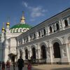 キエフのペチェールスカヤ大修道院の中にあり、イスラム教のモスクのような外観の教会