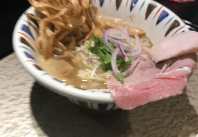 濃厚な鶏白湯つけ麺