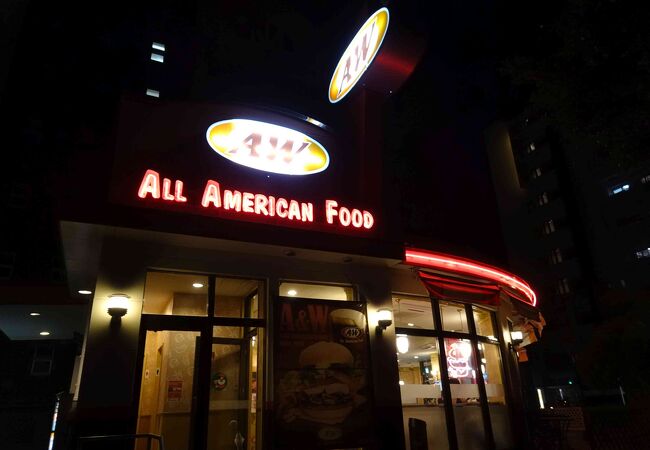 沖縄に行ったら必ず食べたいハンバーガーA＆W