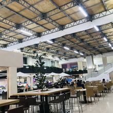 一階フードコート