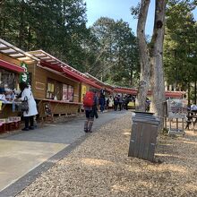 食べ物から陶芸品まで豊富なラインナップ