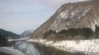 冬の最上川も美しい