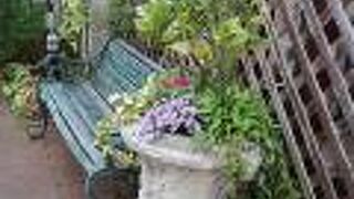 階段で並びました