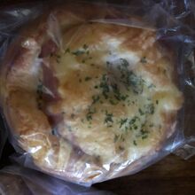 ハムチーズのデニッシュ（クオレ）