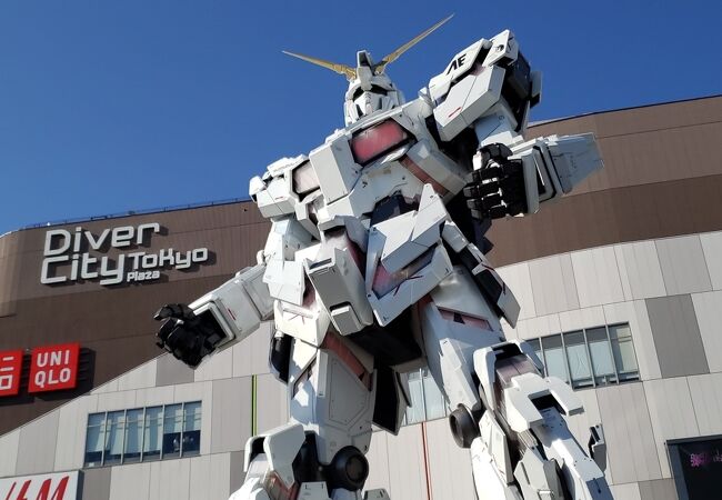 お台場ガンダムベース東京のアクセスと限定ガンプラについて 旅行とかカフェとか