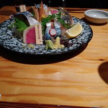 トロサバコースはかなり肉厚な料理が並ぶ。