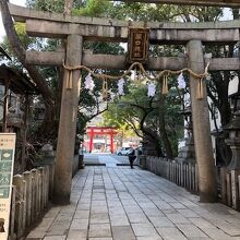 堺の山之口商店街に面している