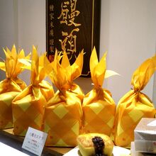 店舗限定商品「八幡かすてら」