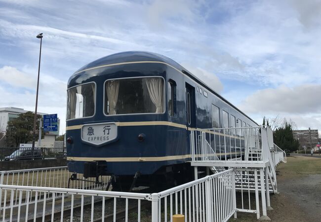 貝塚駅前の貝塚公園でレトロな乗り物発見