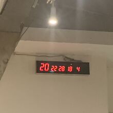 チャイム ピンポン鳴らすと自分の席の番号が表示されて順番待ち