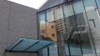 明治時代の初めに創設されました。