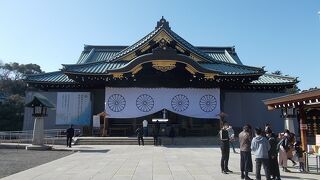 戦没者の霊を祀っています。