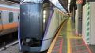 新型車両E353系で全席指定席