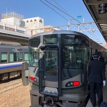 和歌山線の奈良行各停です。