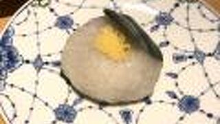 椿餅はビックリする美味しさ。