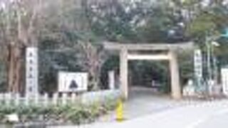 本居宣長を祀る、学問成就の神社