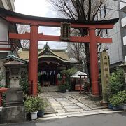 水道橋駅近くにある、お稲荷さん。