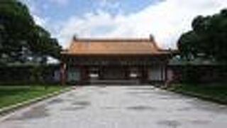 蓮池譚の北側にある孔子廟