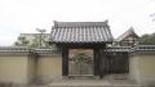 近年に建物などを再建した様です。