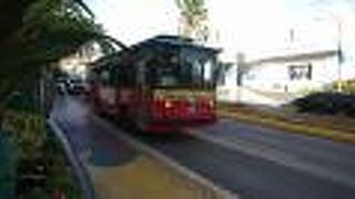 グアムの赤いバスは有料