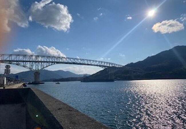 景観に溶け込むトラス橋