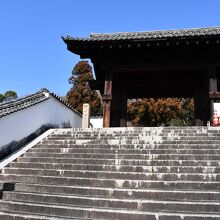 重要文化財の山門