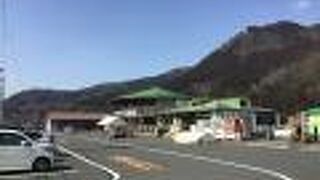 売店の規模は小さめです。