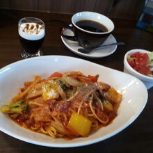 野菜たっぷりナポリタン。