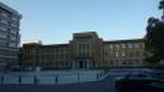 昭和初期の建物は風格を感じる立派なものでした