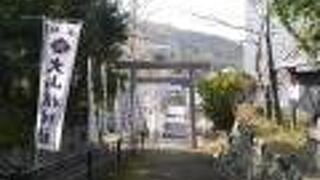 お城併設神社。