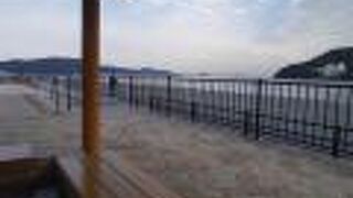 鳥羽マルシェの前の広場です。