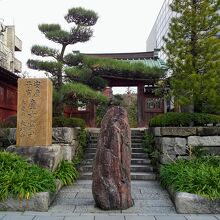 若宮大路側の裏門