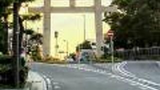 石造りで再建された『一の鳥居』は重文