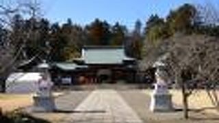 偕楽園の隣にある神社