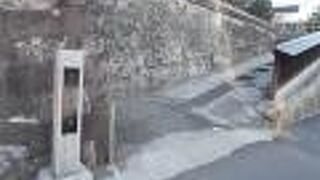 小高い場所にあります。