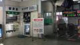 鹿児島本線鳥栖駅名物、中央軒でかしわうどん