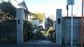 谷間にある寺です。