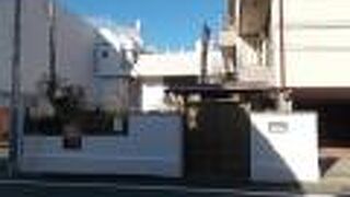 今は新しい事務所のような建物が本堂です。