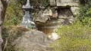 入り口は市道大船西鎌倉線の富士塚小学校入口交差点近く