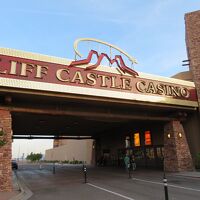 ホテル外観（Valet Parking付近）