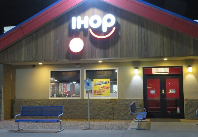 アイホップ (N 44TH ST)