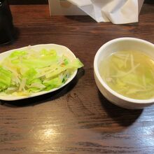 まずはタンメン野菜とスープ