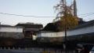 天守台に近い門