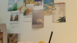 かわいいドリンクやワッフルで人気のカフェ