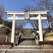 殺生石に隣接する温泉神社、那須与一が屋島の戦いでの戦勝を祈願した