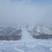 上質な雪質と広大なゲレンデが魅力のスキー場