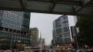 ある名古屋駅前のロータリーにあるモニュメント