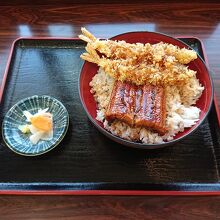 注文した鰻天丼