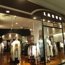 専門店街にあります