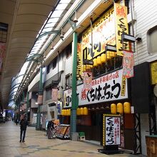 京阪電車高架下商店街